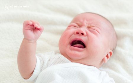 Giấc mơ về một bé trai đang khóc to